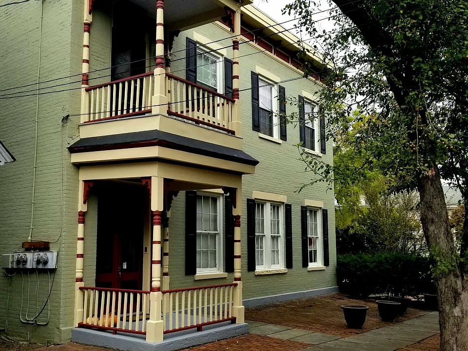 4 Grand St