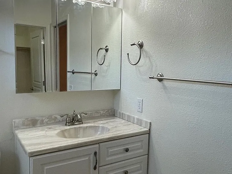 3610 Breakwater Dr — Photo 27