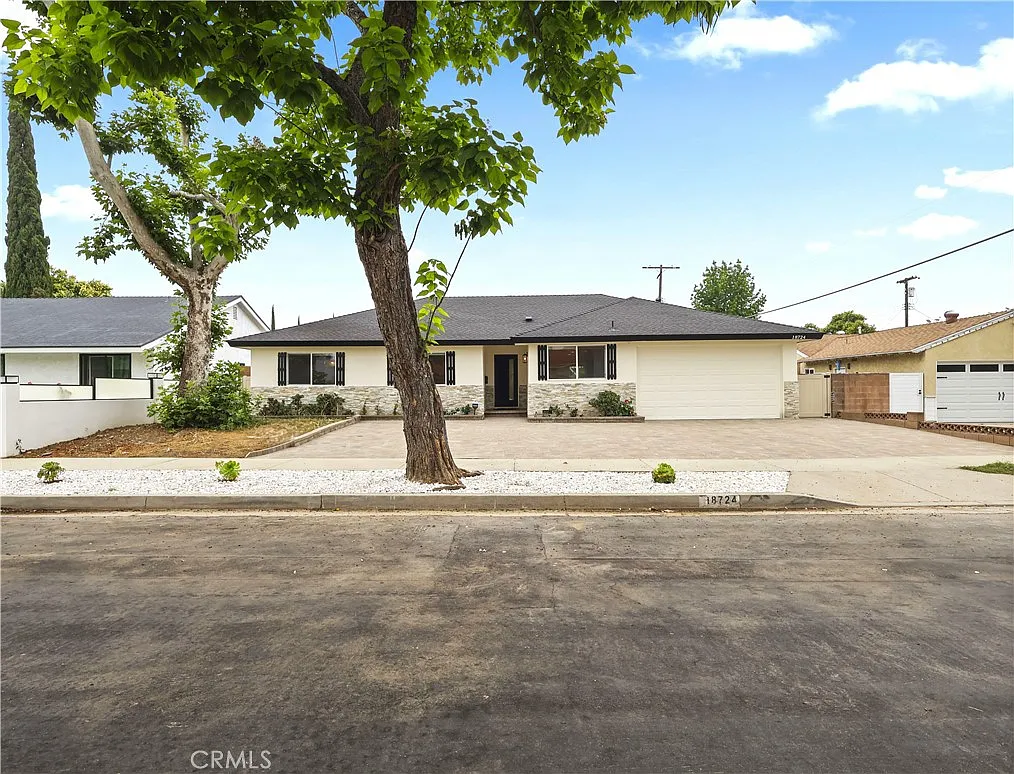 4 bed, 1711 sqft, $4,995 — Photo 1