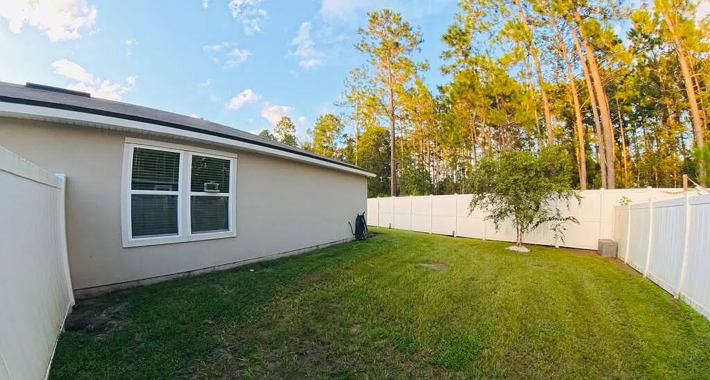 4 bed, 2.0 bath, $2,200 — Photo 2