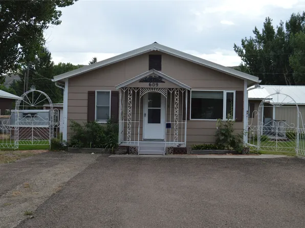 609 Franklin St, Fort Benton, MT 59442