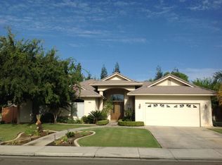 1015 Windsor Park Dr, Bakersfield, CA