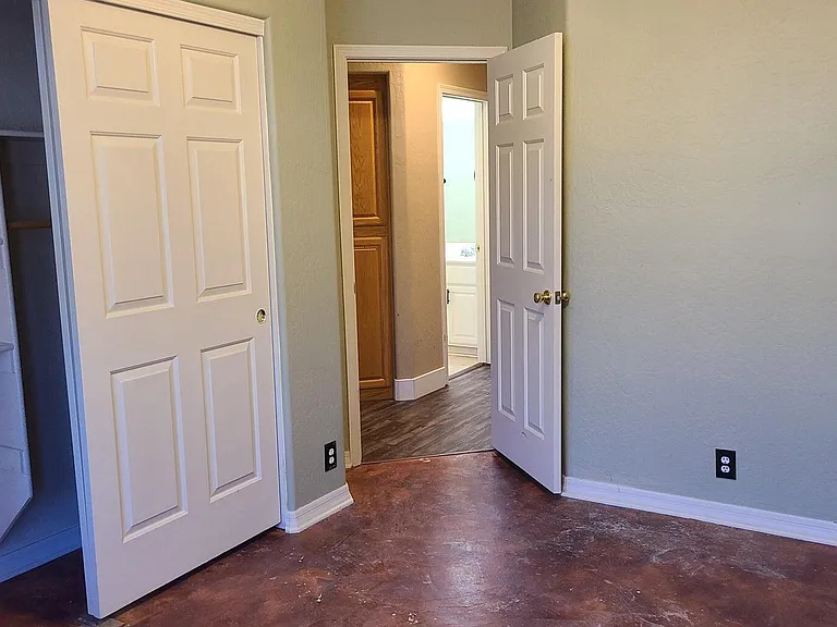 14206 S 12th Pl — Photo 21