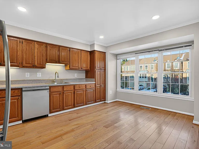 8408 Millwood Dr — Photo 4