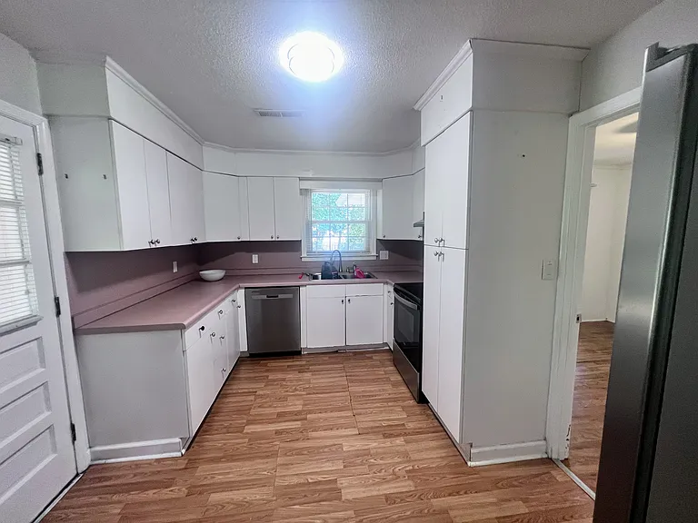 7702 Woodland Dr Kit 2_07172025