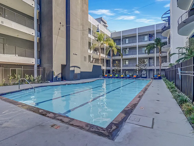 Axis 2300 Apartments — Photo 55