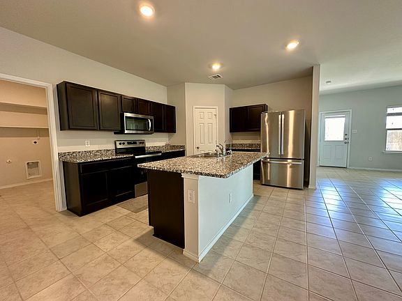 3rd image of 9701 Murandy Dr