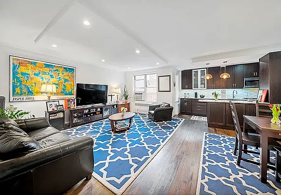 4th image of 302 E 88th St APT 7G