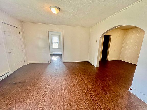 4th image of 1300 W Bethel Ave