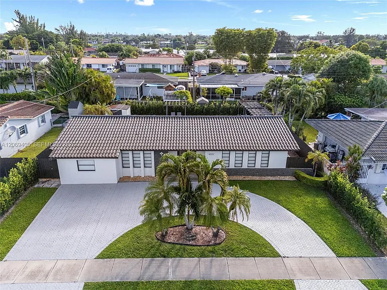 4535 SW 89th Pl — Photo 1
