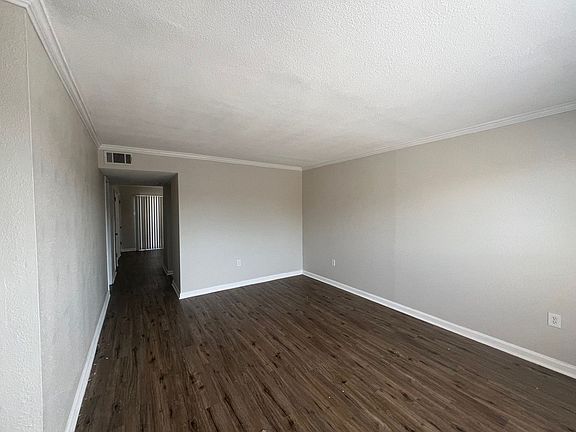 3rd image of 10286 W Winston Ave