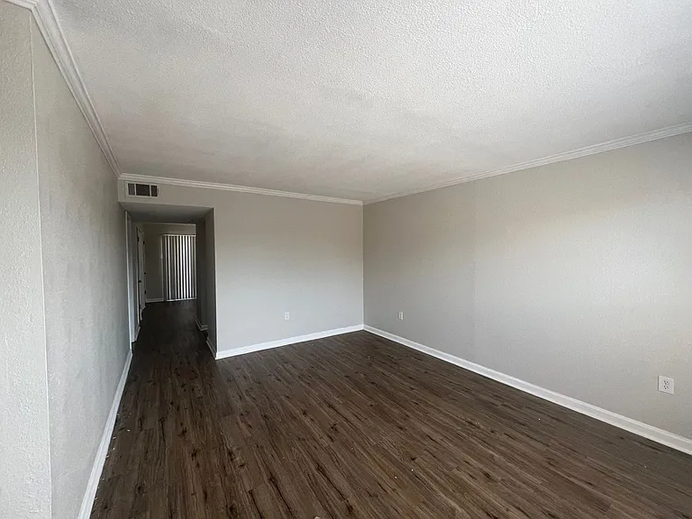 10286 W Winston Ave — Photo 3