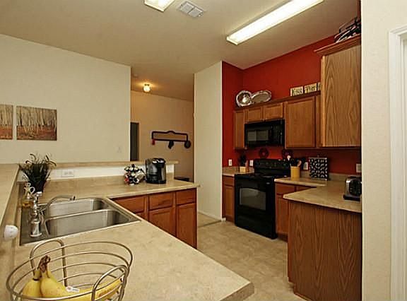 5th image of 2128 Highland Dr