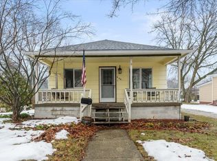 606 N 6th St, Saint Clair, MI 48079