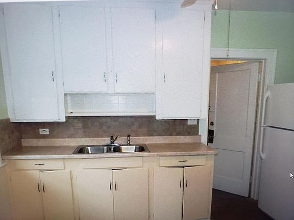 4th image of 2227 Elbur Ave