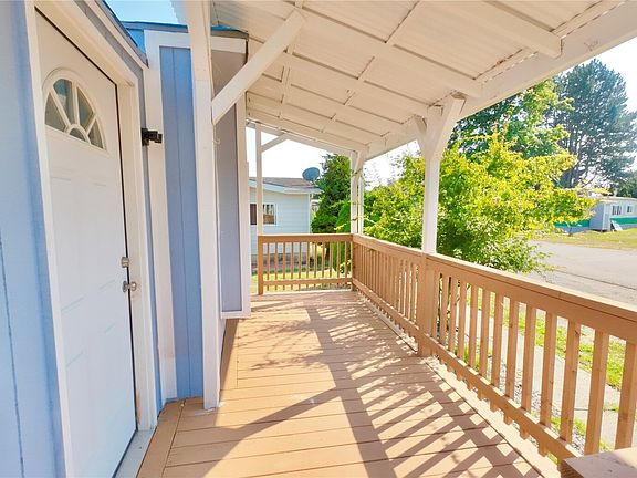 2nd image of 2392 Douglas rd #4