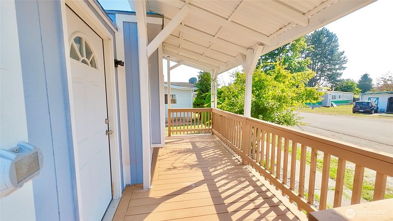 2nd image of 2392 Douglas rd #4