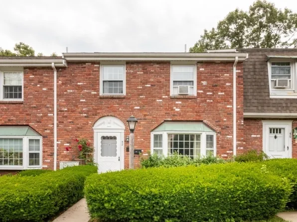 42 Queensboro Ct #42, Norwood, MA 02062