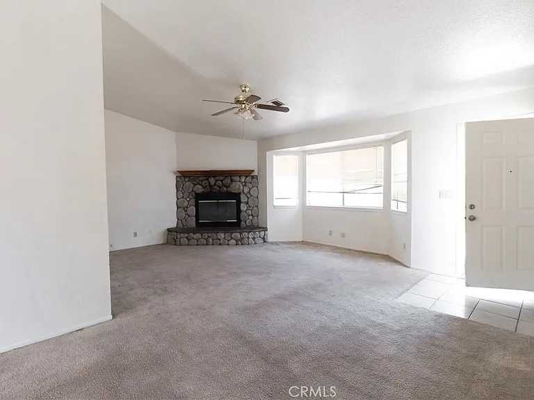32303 Sapphire Rd — Photo 4
