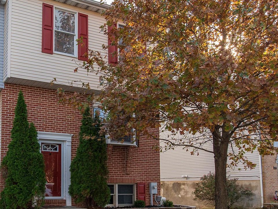 1st image of 13 Oak Crest Ct