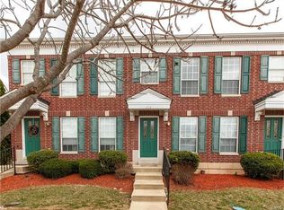305 Heritage Commons Cir, O'Fallon, MO 63368