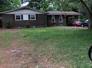 421 Robin Lake Dr, Dudley, NC 28333