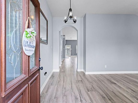 2nd image of 6109 Winter Oak St