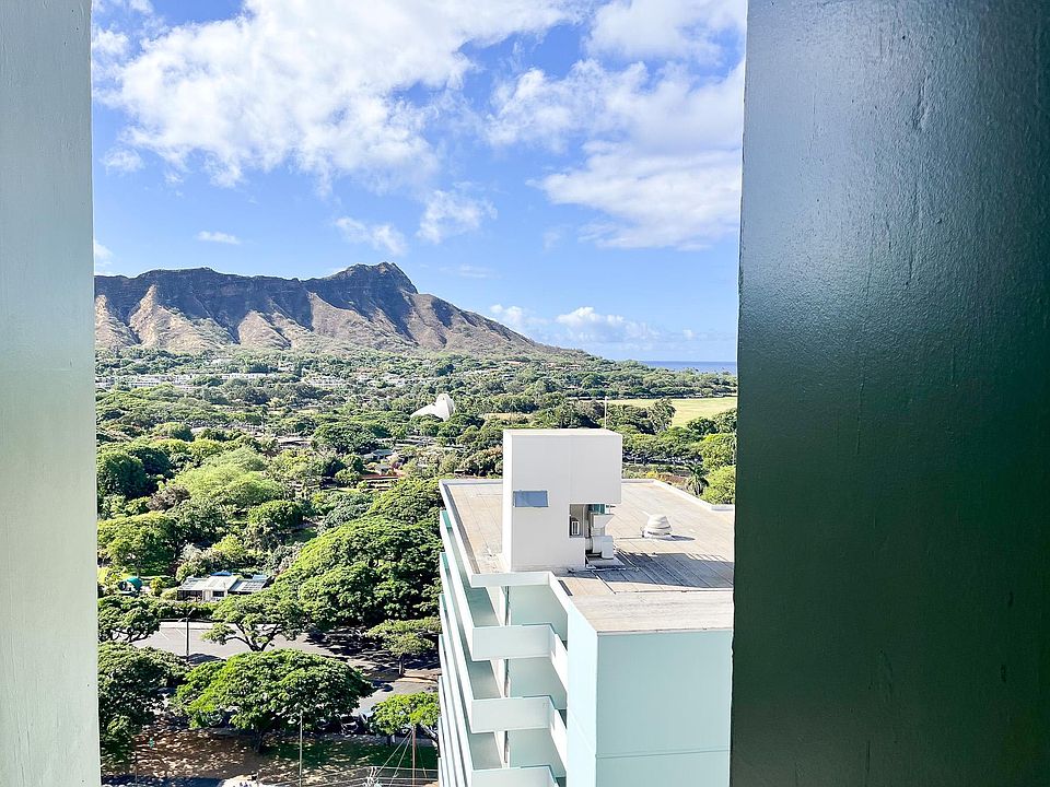 View from 18th floor, SW side of bldg from common area
