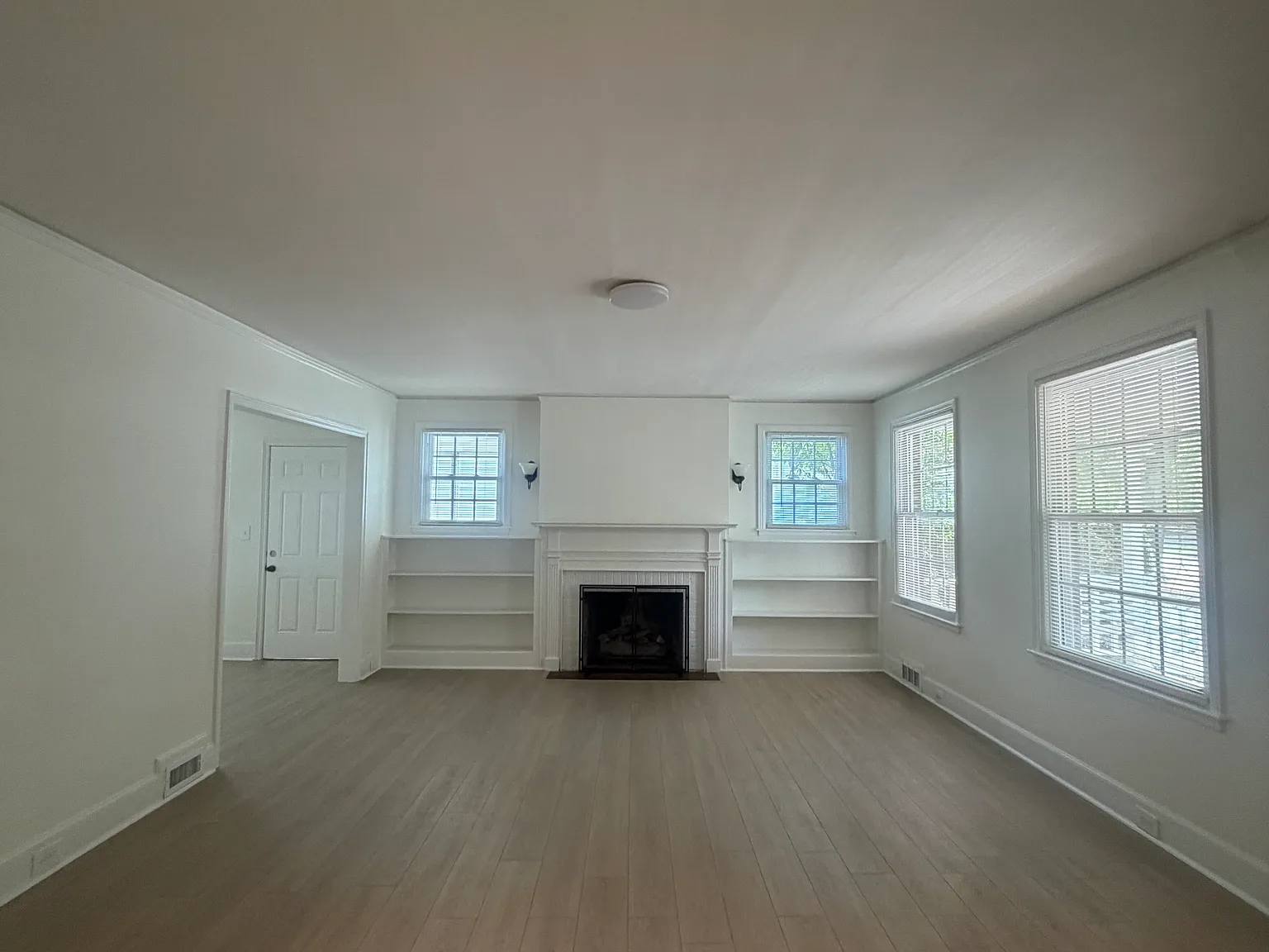 2 bed, 1451 sqft, $2,800 — Photo 3