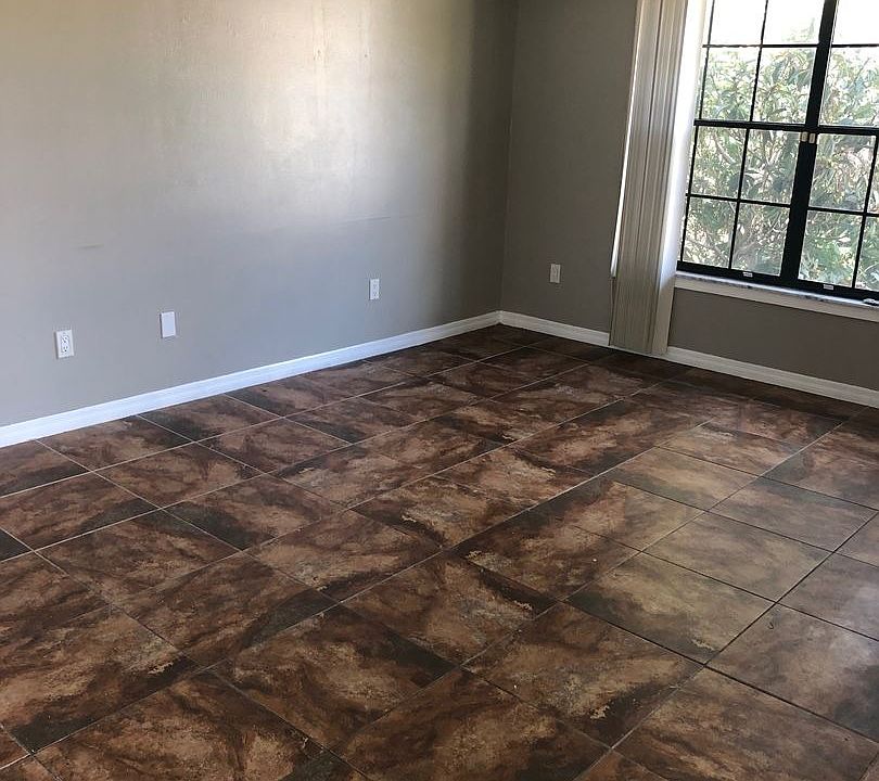 1st image of 3217 Oak Lawn Pl