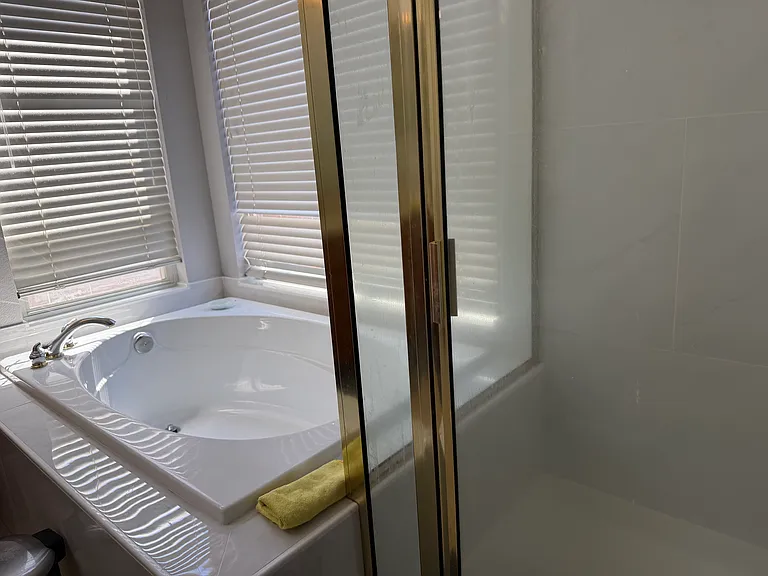 Bath Tub