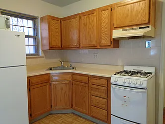 Rented by Zikos Realty Services