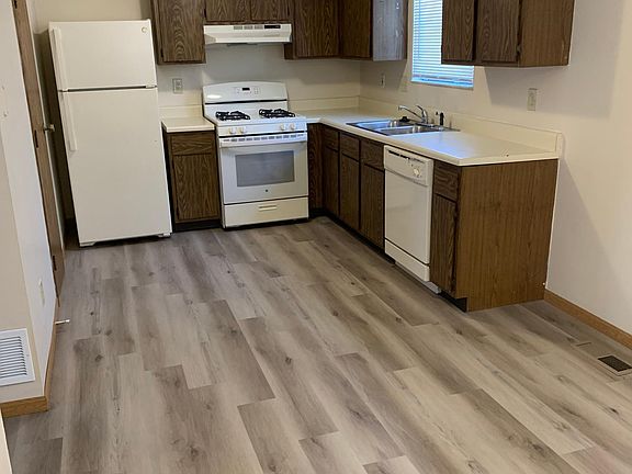 4th image of 4826 Briston Dr