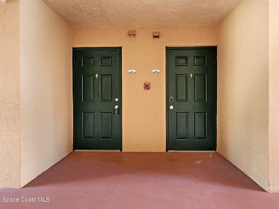 4th image of 1610 N 42nd Cir APT 207