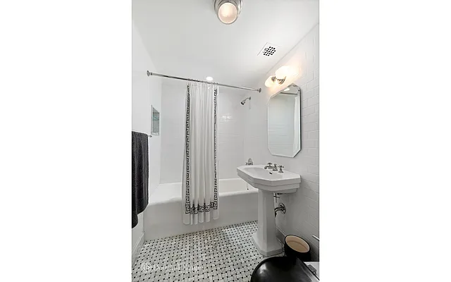 Sold by Douglas Elliman | media 37