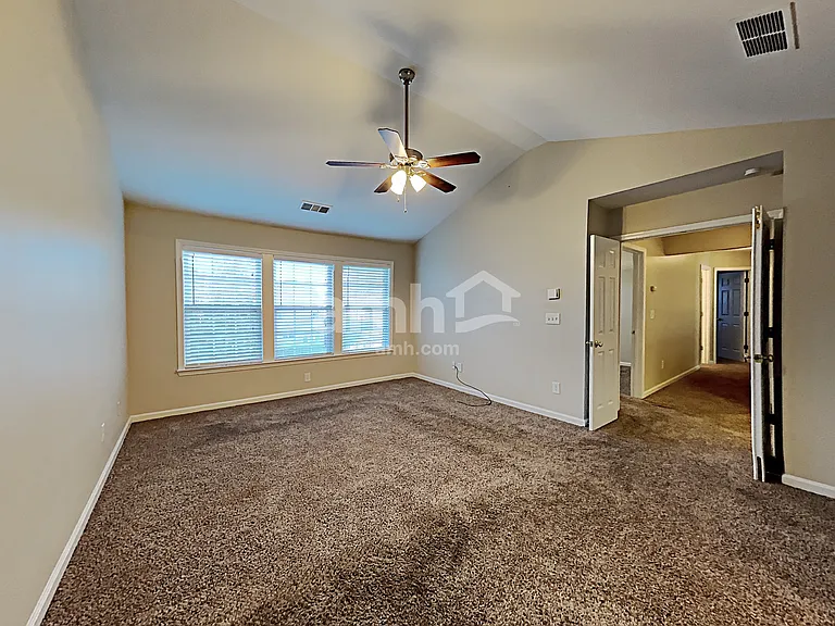 916 Bendleton Dr — Photo 9