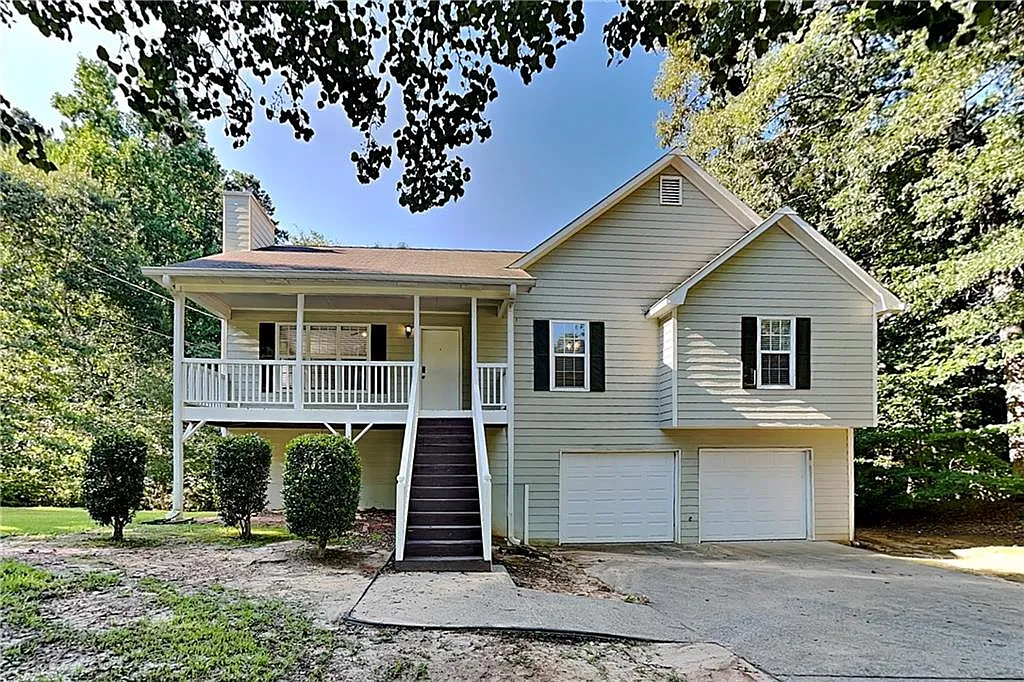 3 bed, 2.0 bath, 1357 sqft, $1,825 — Photo 1