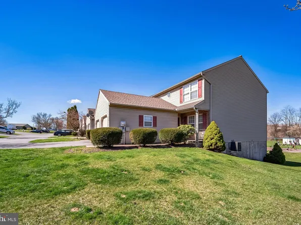 858 Woodridge Dr, Middletown, PA 17057