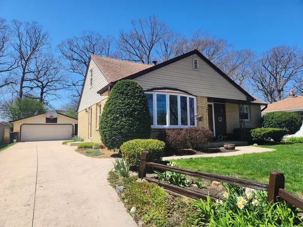 2945 S 104th STREET, West Allis, WI 53227