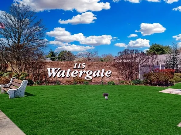 115 E Kings Hwy Unit 325, Maple Shade, NJ 08052