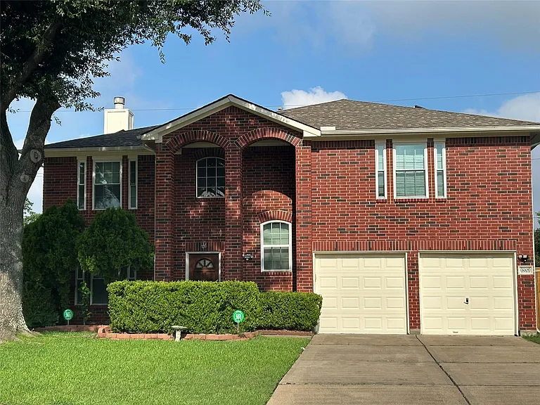 6005 Chatham Woods Dr — Photo 1