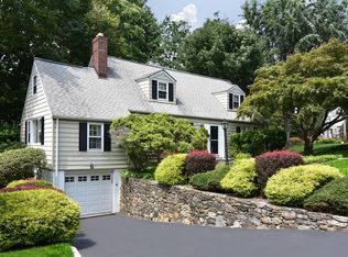 102 Crest Dr, Tarrytown, NY 10591