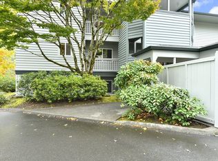 4990 S Landing Dr #201, Portland, OR 97239