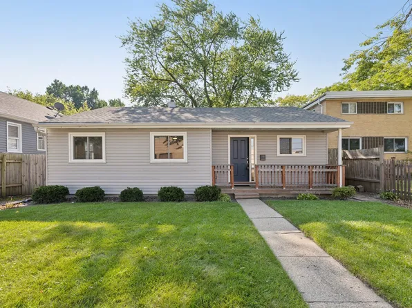 1140 Hartrey Ave, Evanston, IL 60202