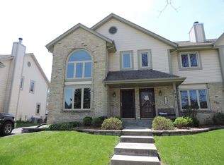 2009 Woodburn Rd, Waukesha, WI 53188