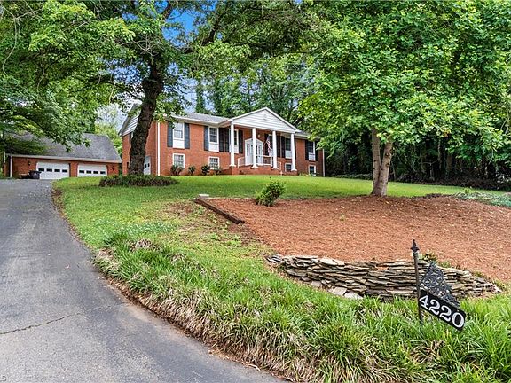 3rd image of 4220 Mashie Dr