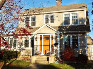 576 Ocean Ave, New London, CT 06320