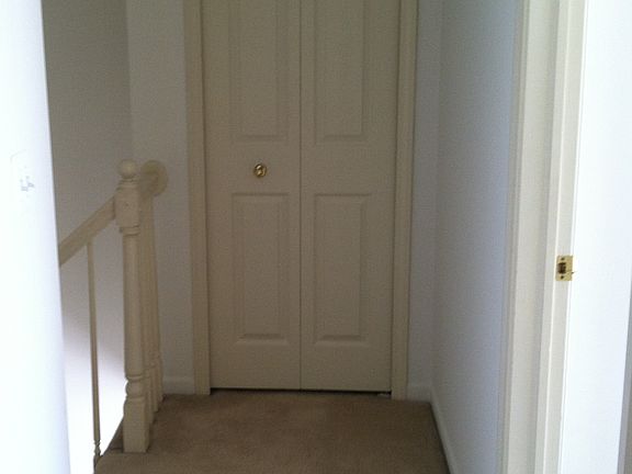 3rd image of 954 Sandalwood Dr #1