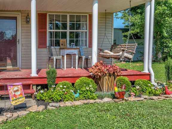 3rd image of 5805 Gray Leaf Cir