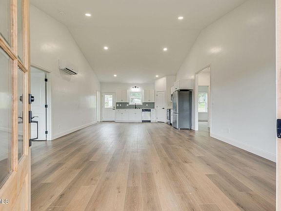 5th image of 808 New Beason Well Rd